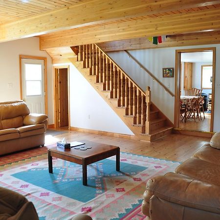 Breton Cove Farmhouse Pensionat Indian Brook Exteriör bild