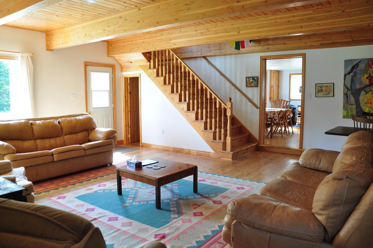 Breton Cove Farmhouse Pensionat Indian Brook Exteriör bild