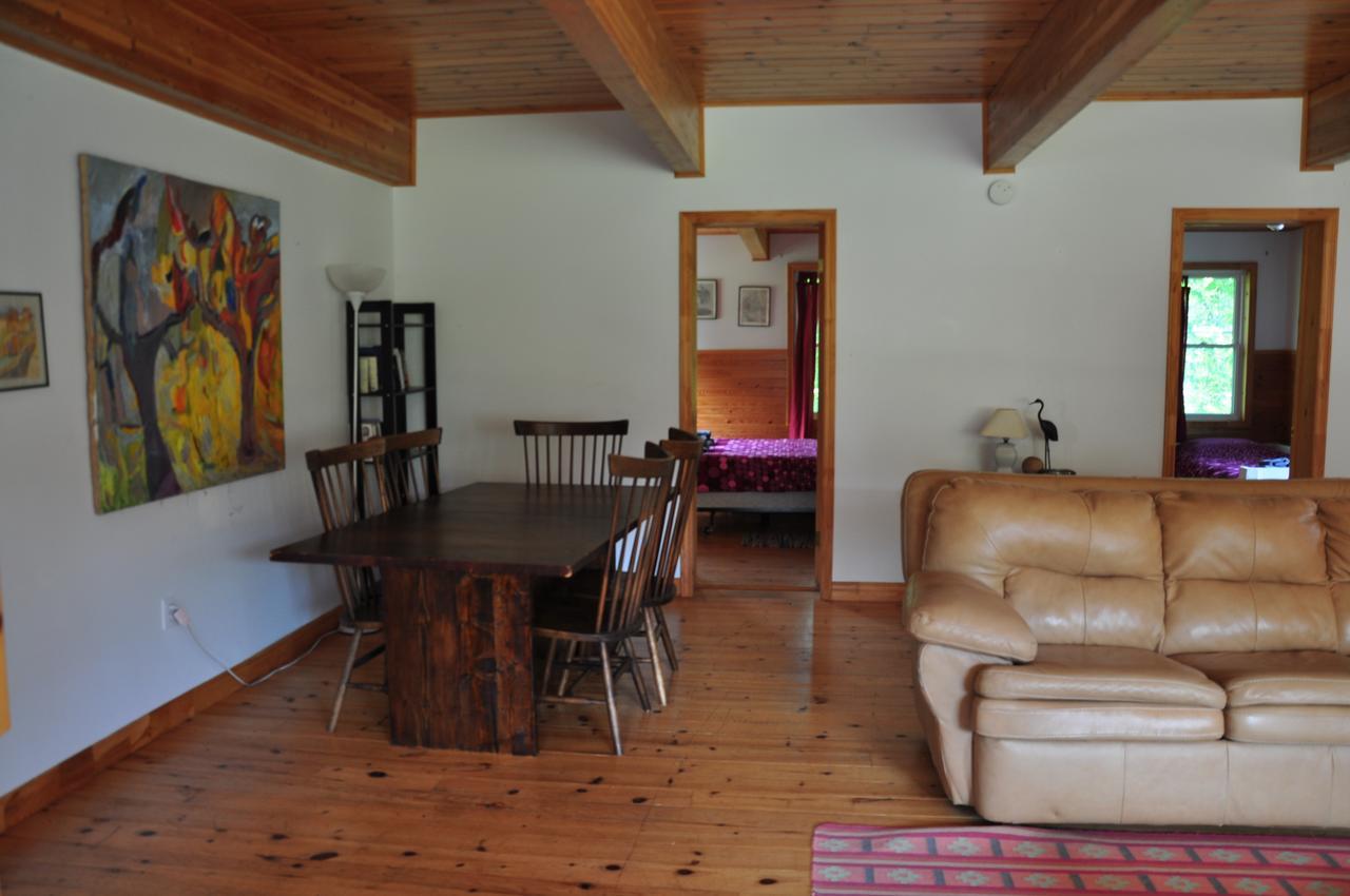 Breton Cove Farmhouse Pensionat Indian Brook Exteriör bild