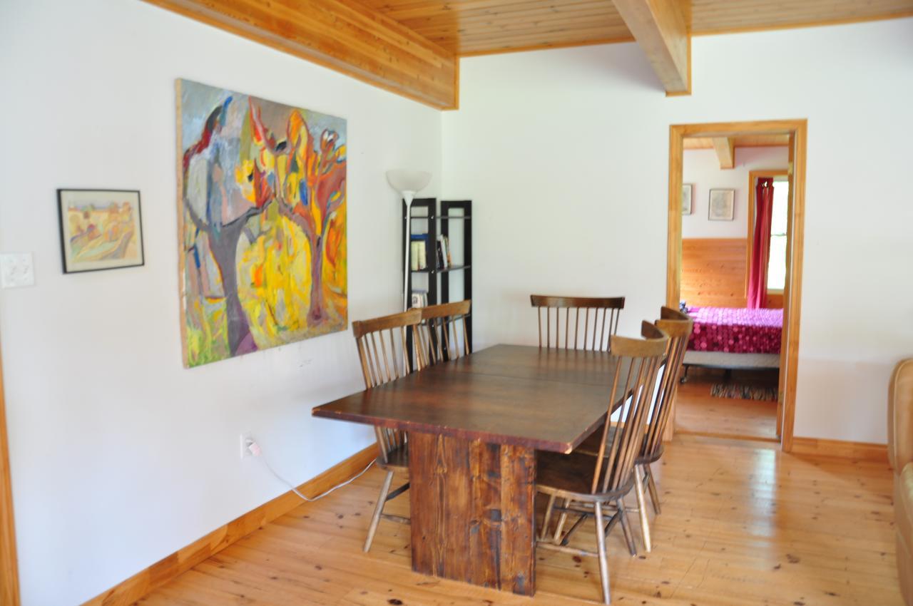 Breton Cove Farmhouse Pensionat Indian Brook Exteriör bild
